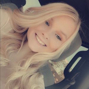 Meet your Posher, Abbie